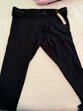 SKIMS Black Seamless Leggings with Logo Waistband